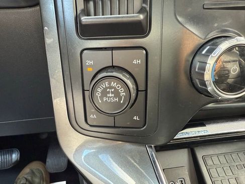 Used 2022 Ford F150 Lariat w/ Equipment Group 502A High image 23