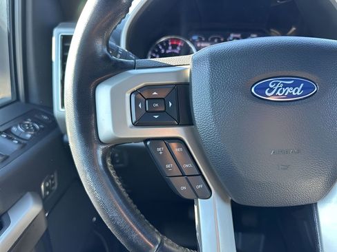 Used 2022 Ford F250 Lariat w/ Black Appearance Package image 16