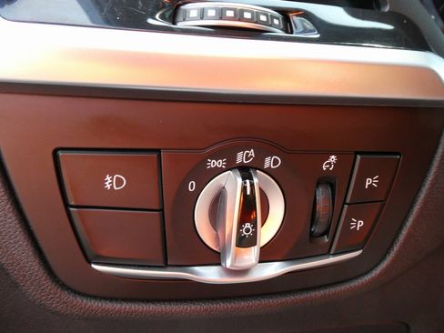 Used 2021 BMW X3 xDrive30i w/ Convenience Package image 25