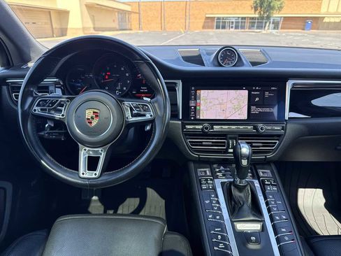 Used 2021 Porsche Macan AWD/4WD image 18