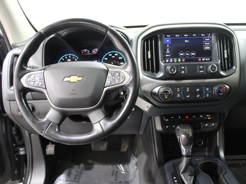 Used 2022 Chevrolet Colorado Z71 RWD image 2