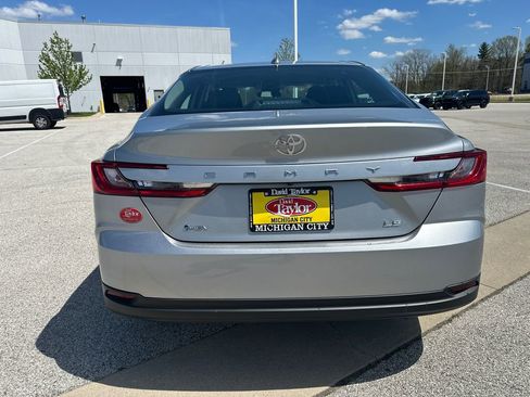 Used 2025 Toyota Camry LE FWD image 4