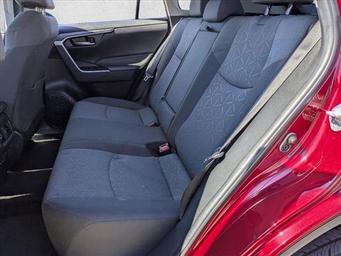 Used 2022 Toyota RAV4 XLE image 27