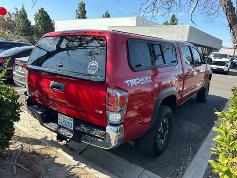 Used 2022 Toyota Tacoma TRD Off-Road AWD/4WD image 3