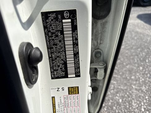 Used 2017 Toyota Prius Three Touring FWD image 34