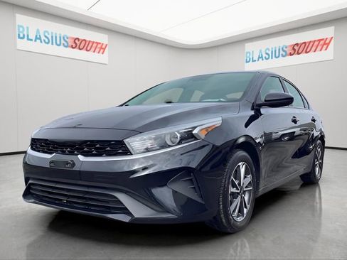 Used 2023 Kia Forte LXS image 7