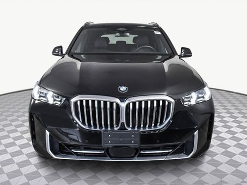 Used 2024 BMW X5 sDrive40i image 2