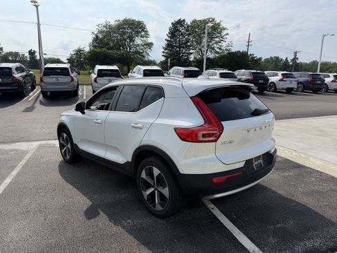 Used 2023 Volvo XC40 B5 Plus w/ Protection Package Premier AWD/4WD image 5