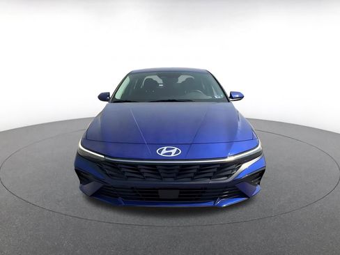 Used 2025 Hyundai Elantra SEL image 4