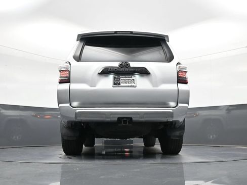 Used 2021 Toyota 4Runner TRD Off-Road Premium AWD/4WD image 23