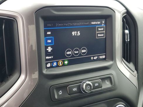 Used 2024 Chevrolet Silverado 2500 Custom w/ Custom Value Package image 18