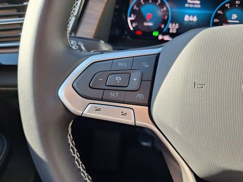 Used 2026 Volkswagen Atlas SE FWD image 17