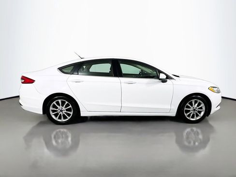 Used 2017 Ford Fusion SE image 9