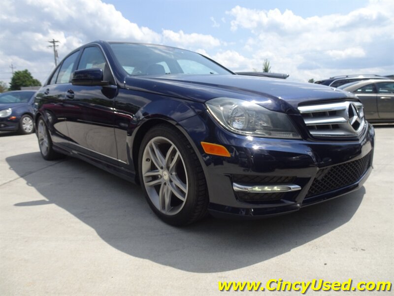 Used 2012 Mercedes-Benz C 300 4MATIC Sedan image 4