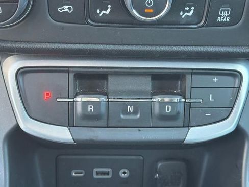 Used 2024 GMC Terrain SLE w/ Driver Convenience Package FWD image 34