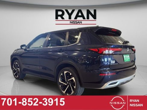 Used 2024 Mitsubishi Outlander SE image 15
