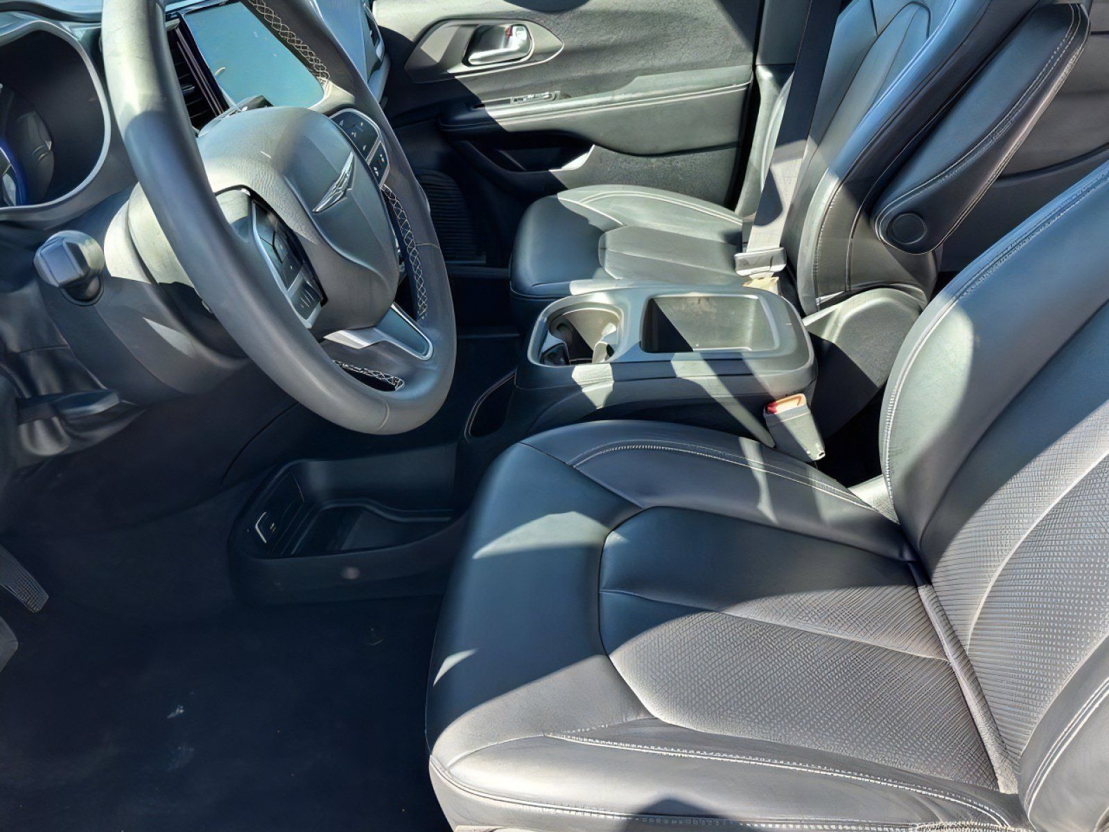 Used 2025 Chrysler Pacifica Select FWD image 21