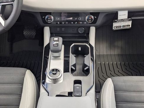 New 2026 Mitsubishi Outlander SE image 18