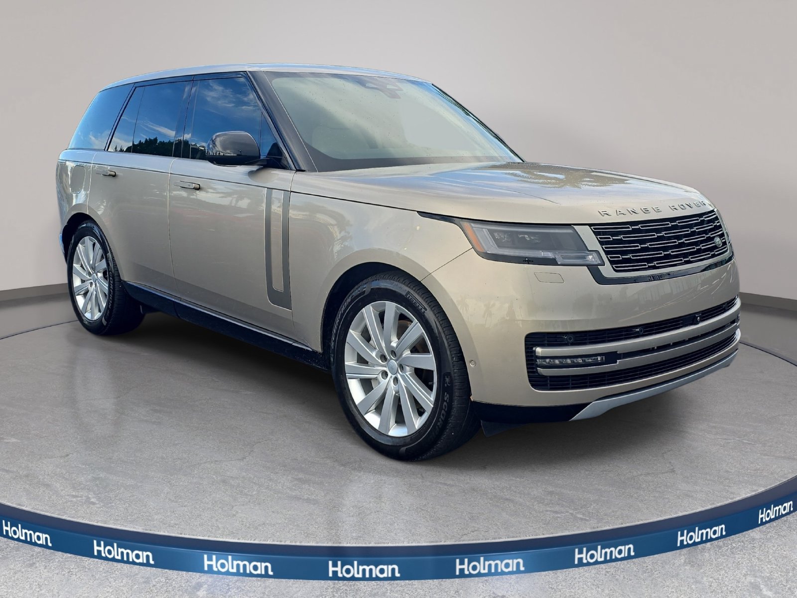 Used 2025 Land Rover Range Rover SE AWD/4WD image 4