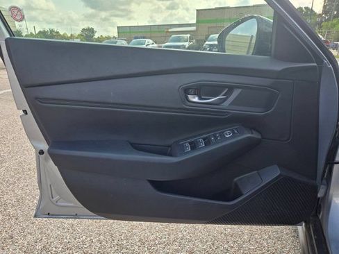 Used 2025 Honda Accord SE image 13