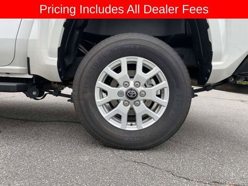 Used 2025 Toyota Tacoma SR AWD/4WD image 9
