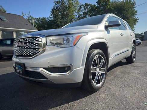 Used 2019 GMC Acadia Denali AWD/4WD image 3