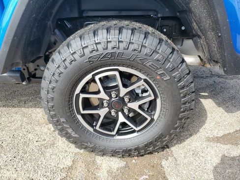 New 2025 Jeep Gladiator Rubicon image 6