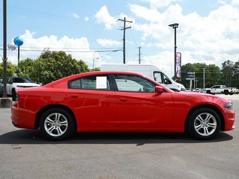 Used 2022 Dodge Charger SXT RWD image 4