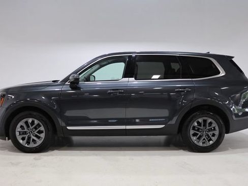 Used 2024 Kia Telluride LX FWD image 4