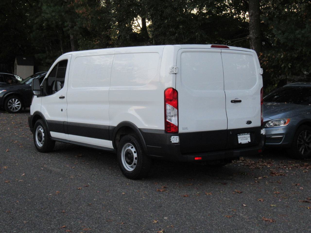Used 2018 Ford Transit 150 130 Low Roof RWD image 4