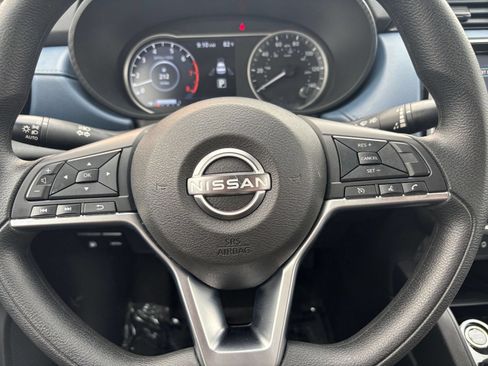 Used 2025 Nissan Versa SV FWD image 25