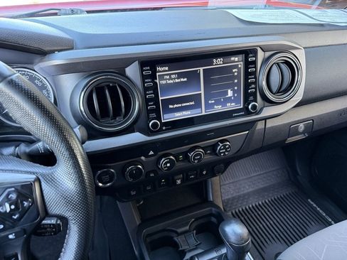 Used 2020 Toyota Tacoma TRD Off-Road w/ Technology Package image 21