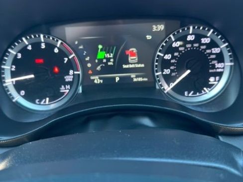 Used 2023 Toyota Highlander L FWD image 12