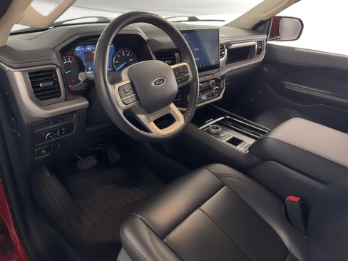 Used 2022 Ford Expedition XLT RWD image 4