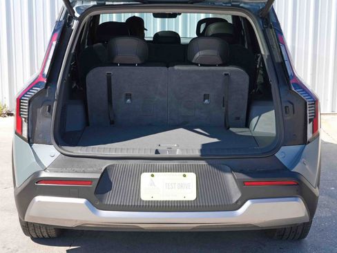 Used 2024 Kia EV9 Wind image 9