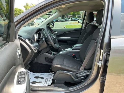 Used 2020 Dodge Journey SE FWD image 13