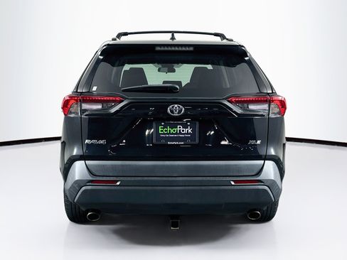 Used 2021 Toyota RAV4 XLE w/ Convenience Package FWD image 7