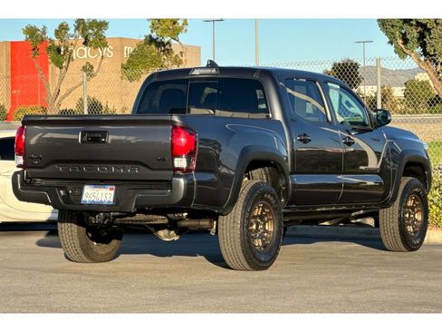 Certified 2023 Toyota Tacoma 4x4 Double Cab image 4