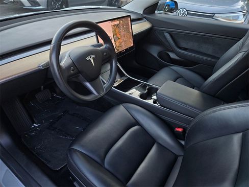 Used 2018 Tesla Model 3 Long Range image 9