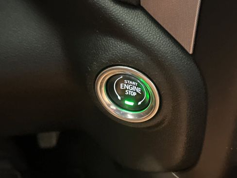 Used 2019 GMC Sierra 1500 SLT w/ Driver Alert Package I AWD/4WD image 23