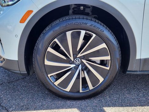 Certified 2023 Volkswagen ID.4 Pro S Plus AWD/4WD image 9