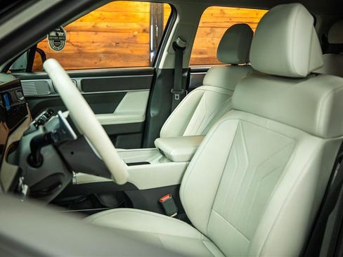 Used 2025 Hyundai Santa Fe SEL AWD/4WD image 10