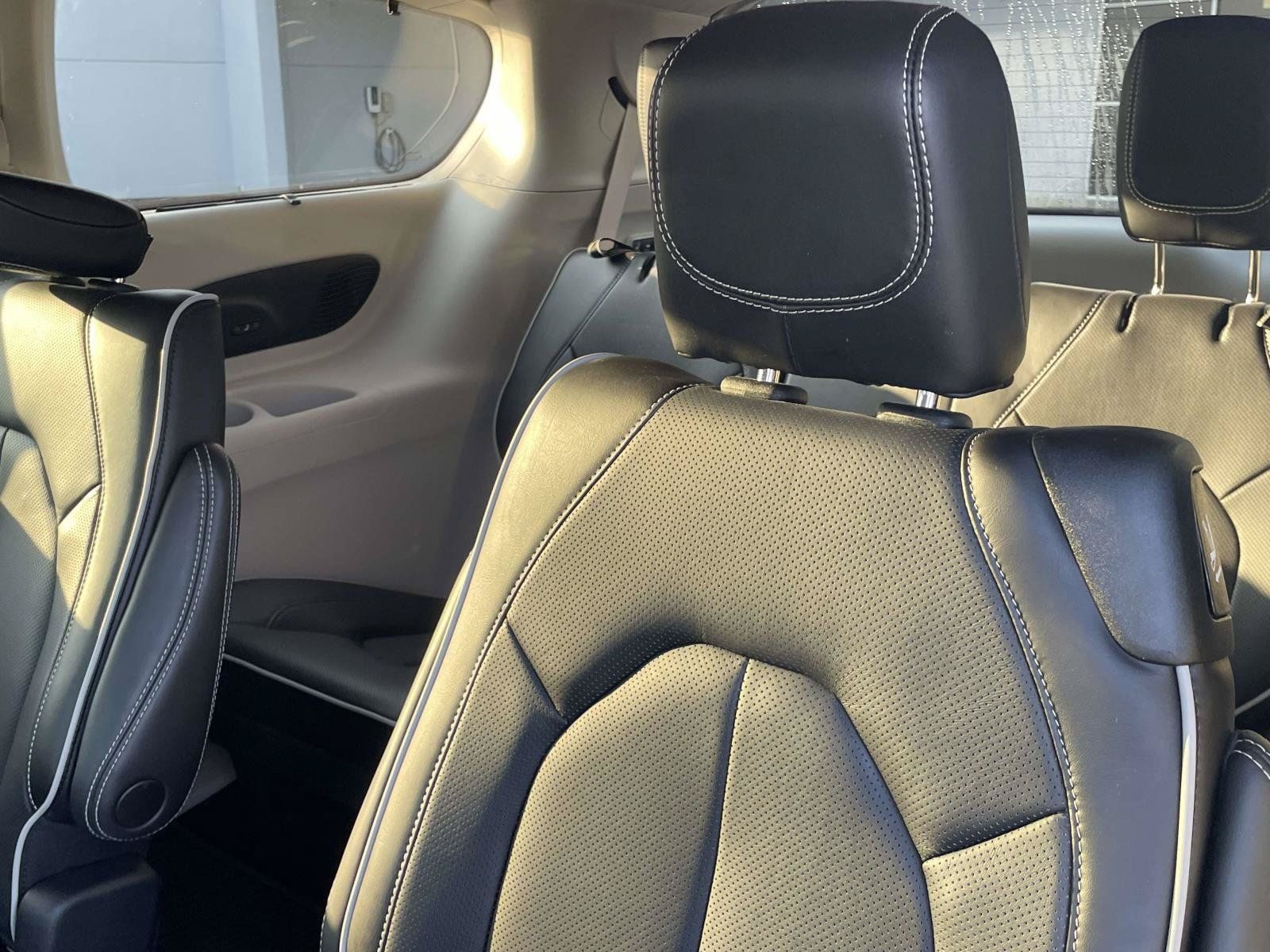 Certified 2022 Chrysler Pacifica Limited AWD/4WD image 14