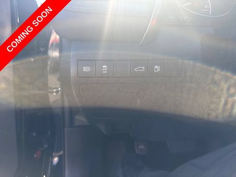 Used 2018 Toyota Camry SE FWD image 14