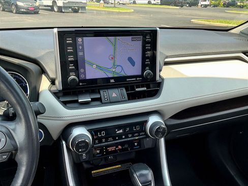 Used 2019 Toyota RAV4 Limited AWD/4WD image 15
