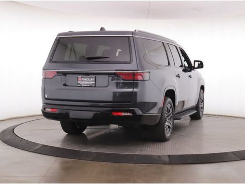 Used 2024 Jeep Wagoneer L Series II w/ Flexible Seating Group AWD/4WD image 7