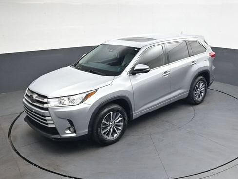 Used 2018 Toyota Highlander XLE FWD image 28