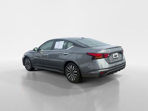 Used 2023 Nissan Altima 2.5 SV FWD image 6