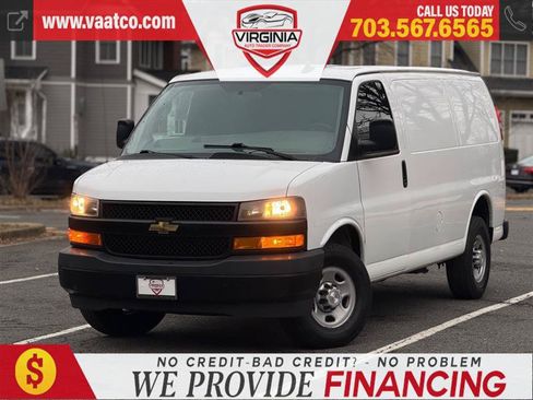 Used 2021 Chevrolet Express 2500 w/ Driver Convenience Package RWD image 2