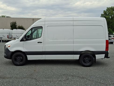 Used 2025 Mercedes-Benz Sprinter 2500 image 8